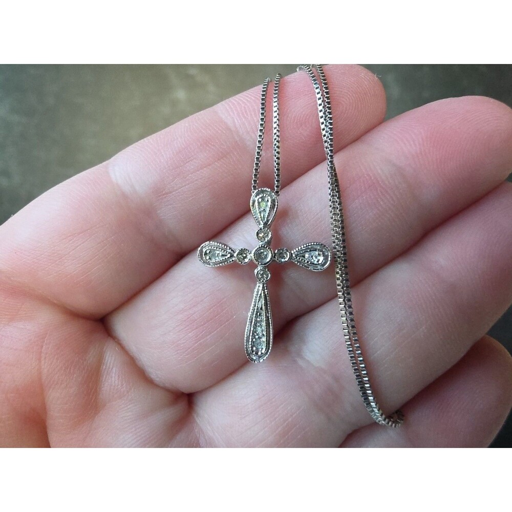 925 Sterling Silver Diamond Accent Cross Shaped Pendant Necklace Vintage